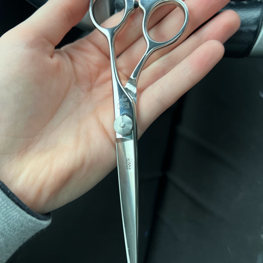 New hair cutting scissors